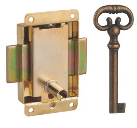 zamek-meblowy-nakladany-os-20-mm-40x50-mm-stal-mosiadzowana-1-klucz