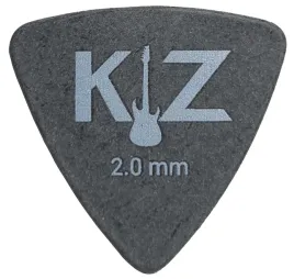 kostka-do-gitary-piorko-kz-triangle-20-mm-z-tediorexu-32x34-cm