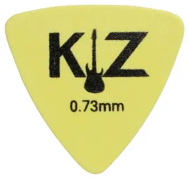 kostka-do-gitary-piorko-kz-triangle-073-mm-z-tediorexu-32x34-cm