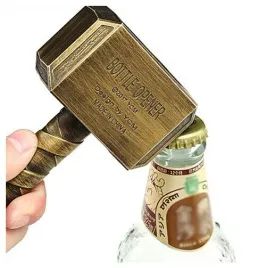 otwieracz-do-piwa-butelek-kapsli-mlot-thora-mjolnir-zloty-mosiezny