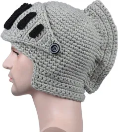 smieszna-czapka-zimowa-helm-rycerski-prezent-maska-szara-z-przylbica