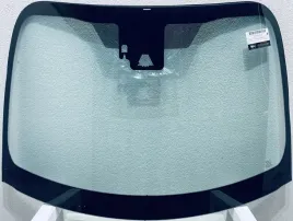 szyba-czolowa-toyota-yaris-iv-2020-mazda-2-hybrid-2022-kamera-sensor-hud