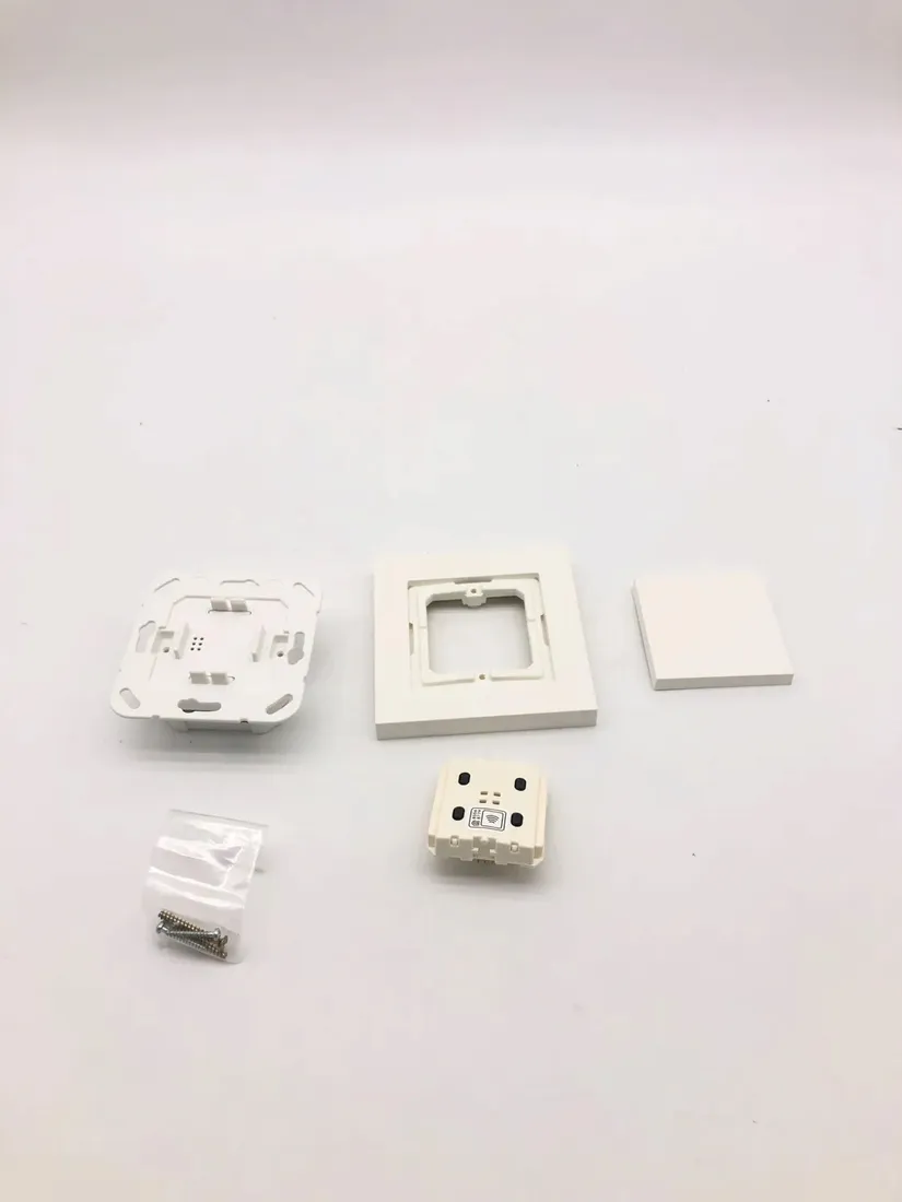 przelacznik-eve-light-switch-bluetooth-stan-powystawowy