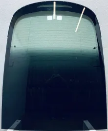 szyba-tylna-w-klape-tesla-3-2017-oryginal