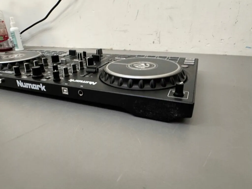 numark-mixtrack-pro-fx-kontroler-serato-dj-stan-powystawowy