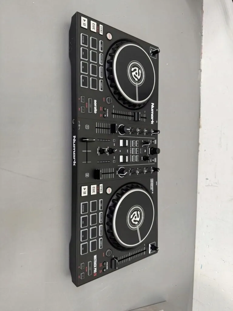 numark-mixtrack-pro-fx-kontroler-serato-dj