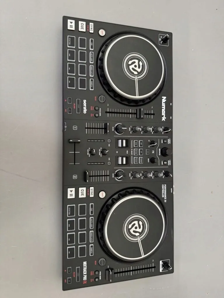 numark-mixtrack-pro-fx-kontroler-serato-dj