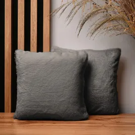 dekoracyjna-poszewka-na-poduszke-jaska-30x30-cm-z-imitacji-futra