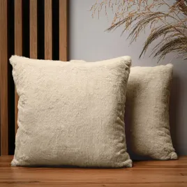 ozdobna-poszewka-na-poduszke-40x40-cm-w-kolorze-kremowym-z-imitacji-futra