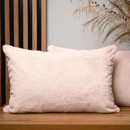 dekoracyjna-poszewka-na-poduszke-40x60-cm-jasnorozowy-z-imitacji-futra
