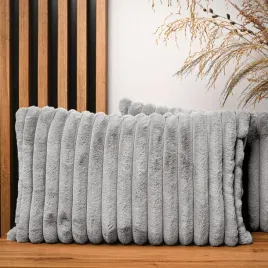 poszewka-na-poduszke-40x60-cm-szary-z-imitacji-futra-z-przeszyciami