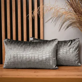 dekoracyjna-poszewka-na-poduszke-30x50-cm-szara-welurowa-skora-krokodyla