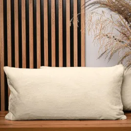 dekoracyjna-poszewka-na-poduszke-40x80-cm-w-kolorze-kremowym-imitacji-futra