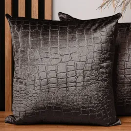dekoracyjna-poszewka-na-poduszke-60x60-cm-w-kolorze-brazowym-welurowa