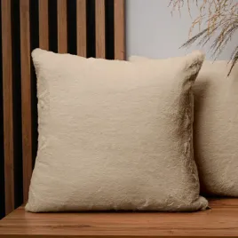poszewka-na-poduszke-45x45-cm-w-kolorze-piaskowym-z-imitacji-futra
