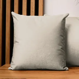 dekoracyjna-poszewka-na-poduszke-55x55-cm-w-kolorze-srebrnym-welurowa