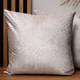 poszewka-dekoracyjna-velvet-krople-pudrowy-roz-55x55-cm-z-zamkiem