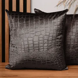 brazowa-poszewka-50x50-cm-welur-wzor-krokodyl-elegancja-salonu