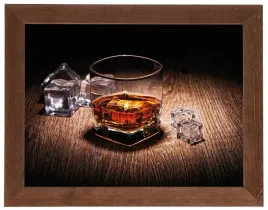 nowoczesny-obraz-w-brazowej-szerokiej-ramie-o-wymiarach-30x40-cm-whisky