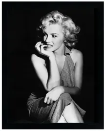 nowoczesny-obraz-w-czarnej-ramie-w-rozmiarze-40x50-cm-marilyn-monroe-3