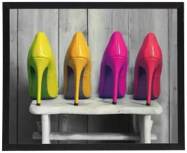 nowoczesny-obraz-w-czarnej-ramie-w-rozmiarze-40x50-cm-high-heels