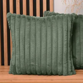 zielona-poszewka-na-poduszke-50x50-cm-z-imitacji-futra-z-przeszyciami