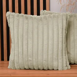 poszewka-na-poduszke-50x50-cm-piaskowa-z-imitacji-futra-z-przeszyciami