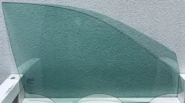 szyba-boczna-prawa-przednia-vw-polo-hbk-sed-2001-2009