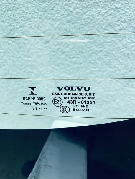 szyba-tylna-nowa-volvo-s60-2010-oryginal-stan-nowy