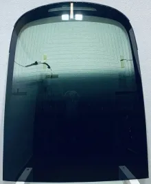 szyba-tylna-w-klape-nowa-tesla-3-2021-
