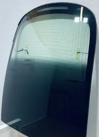 szyba-tylna-w-klape-nowa-tesla-3-2021-oem