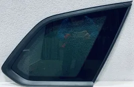 szyba-karoseryjna-prawa-tylna-vw-touareg-2018-oe-ciemna