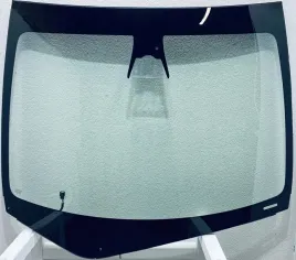 szyba-czolowa-tesla-y-2021-akustyka-kamera-sensor-grzanie