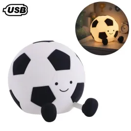 lampka-nocna-led-stolowa-dla-dziecka-pilka-nozna-z-nozkami-na-szafke-nocna