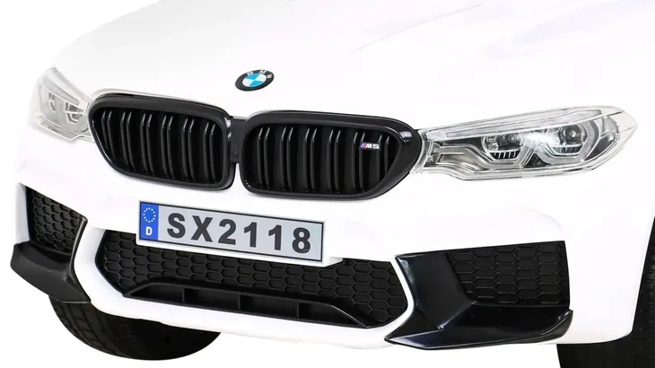pojazd-bmw-m5-drift-bialy-marka-bmw-kolor-wielokolorowy