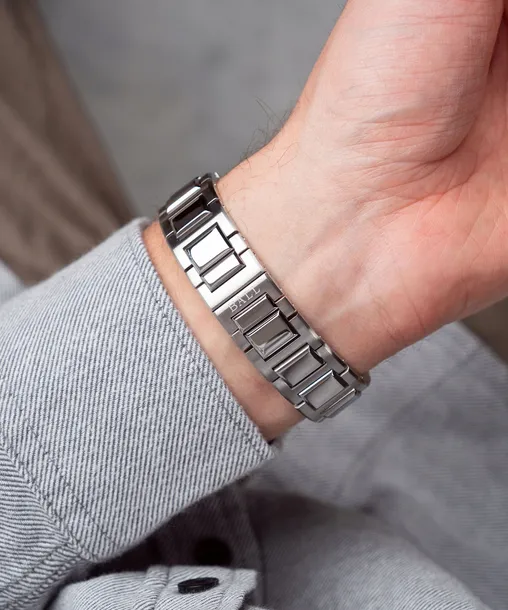 zegarek-meski-ball-engineer-iii-marvelight-chronometer-meteorite-typ-nareczny