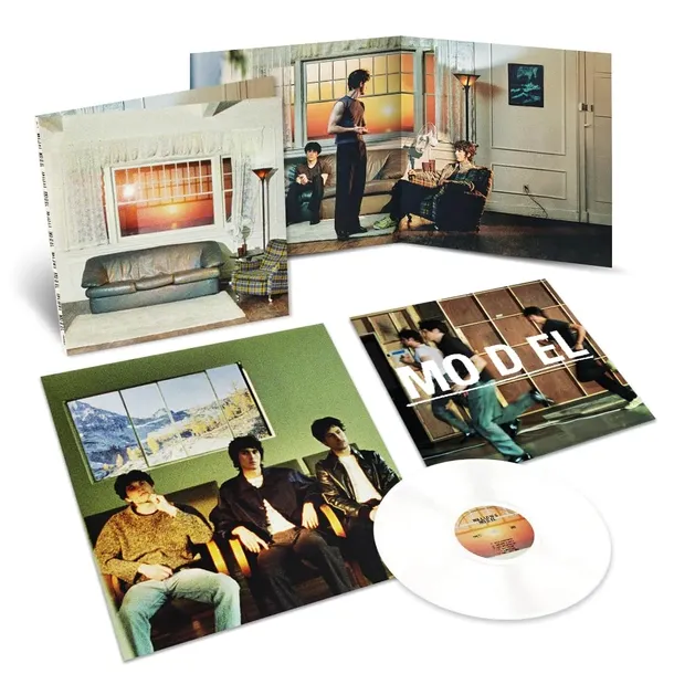 model-amazon-exclusive-white-vinyl-nosnik-cd