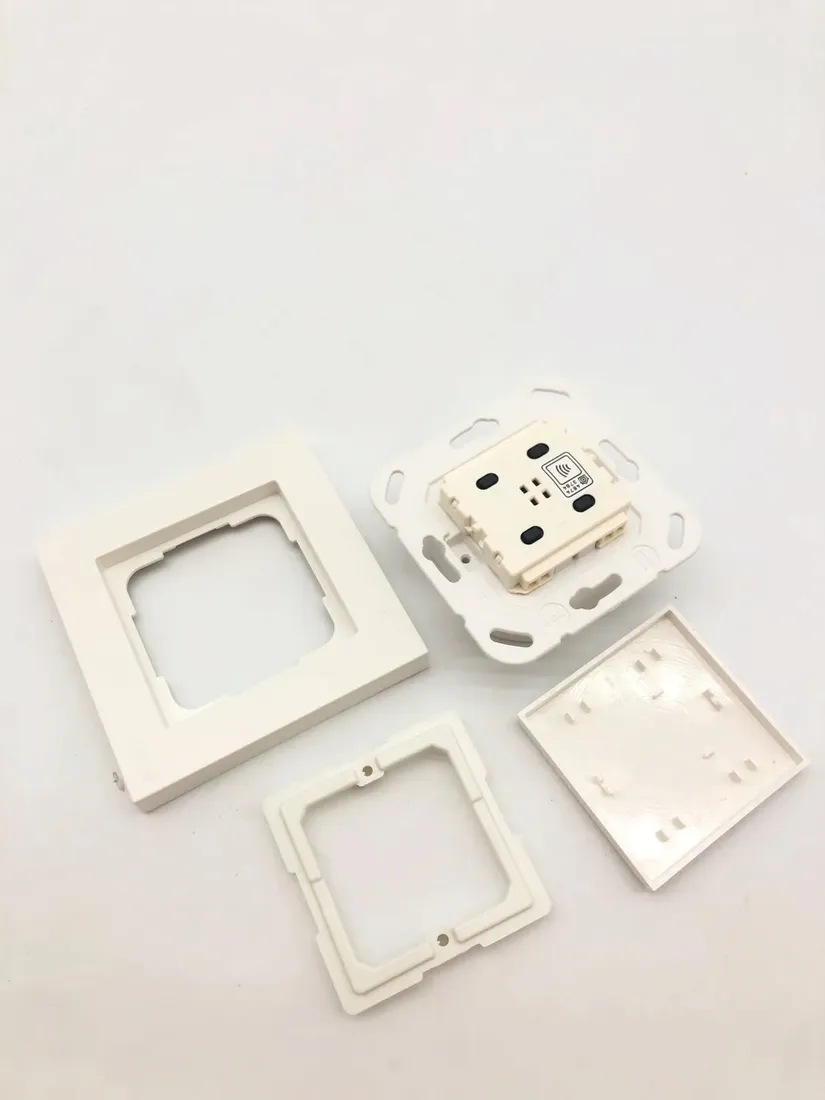 przelacznik-eve-light-switch-bluetooth-stan-powystawowy