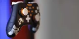 gamepad-kontroler-przewodowy-naruto-konix-do-pc-switch-wibracje-tak
