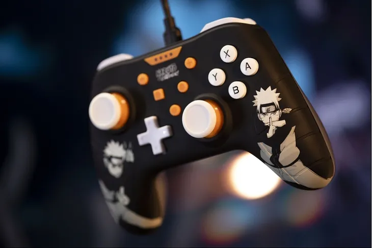 gamepad-kontroler-przewodowy-naruto-konix-do-pc-switch-stan-powystawowy-marka-konix