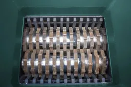 rozdrabniarka-elektryczna-15kw-niszczarka-do-paneli-fv-elektroniki-metal