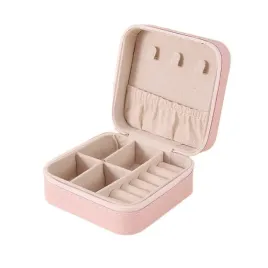 szkatulka-etui-na-bizuterie-przenosne-podrozne-rozowe