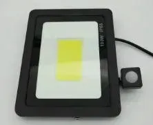 lampa-led-halogen-naswietlacz-100wczujkaslim