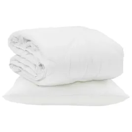 nowoczesny-koc-z-poduszka-w-eleganckim-bialym-designie-z-mikrofibry-i-baw