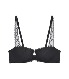 biustonosz-balkonetka-na-fiszbinie-triumph-body-make-up-illusion-lace-dirnd