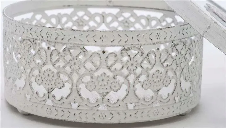 pojemnik-dekoracyjny-pudelko-z-pokrywka-bizuteria-stan-nowy-material-metal