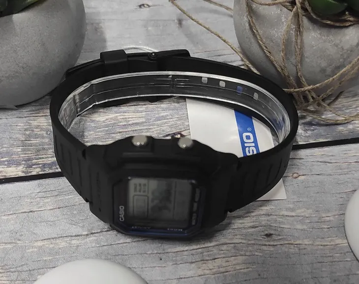 zegarek-casio-w-800h-1aves-cechy-dodatkowe-nie-zawiera-niklu