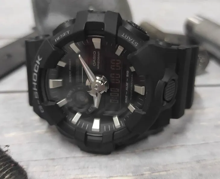 zegarek-casio-ga-700-1ber-g-shock-cechy-dodatkowe-nie-zawiera-niklu