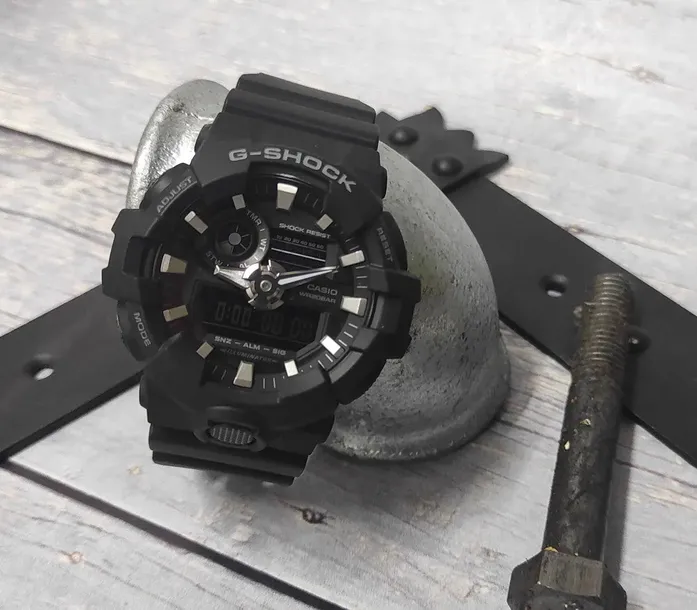 zegarek-casio-ga-700-1ber-g-shock-cechy-dodatkowe-nie-zawiera-niklu-marka-casio