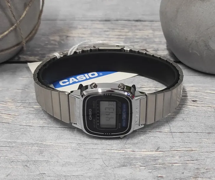 zegarek-casio-la670wea-1ef-retro-marka-casio